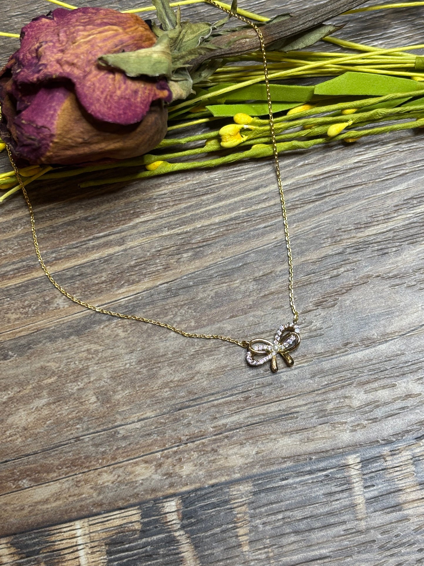 Bow Necklace