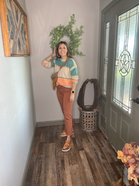 Bella Cropped Pants in rust