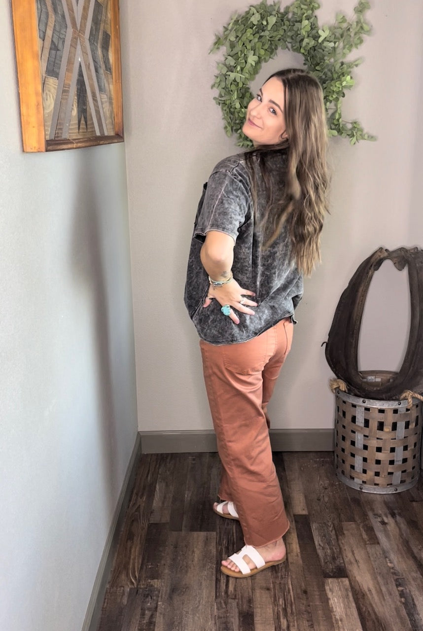 Bella Cropped Pants in rust